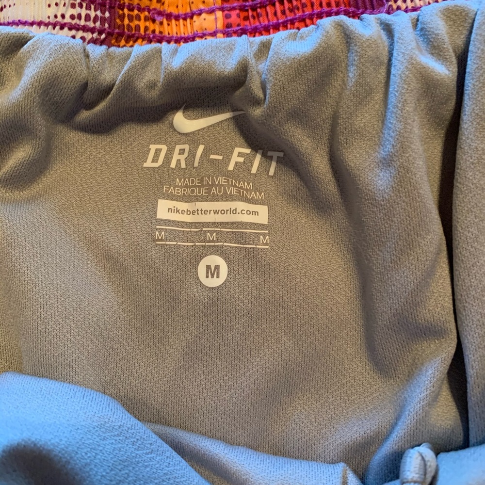 Nike running shorts - Picture 2 of 2